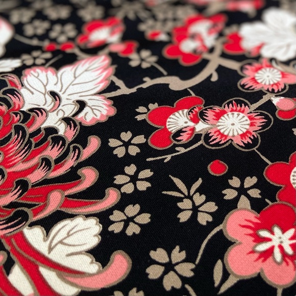 🥀 BCBGMaxAzria, Spider Chrysanthemums Floral Midi Dress - Picture 14 of 15